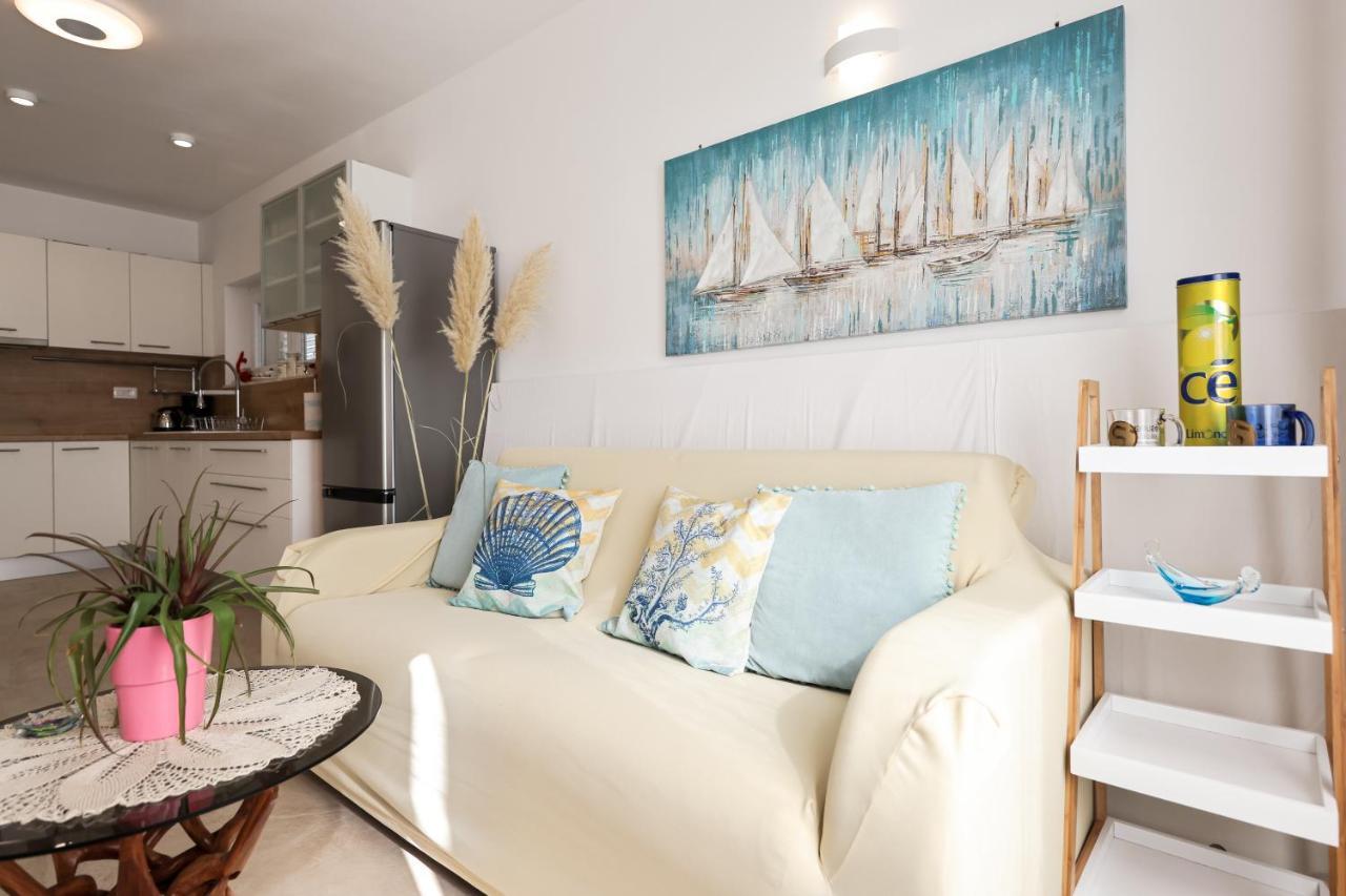 Puntamika De Rosa - Ground Floor Apartment Zadar